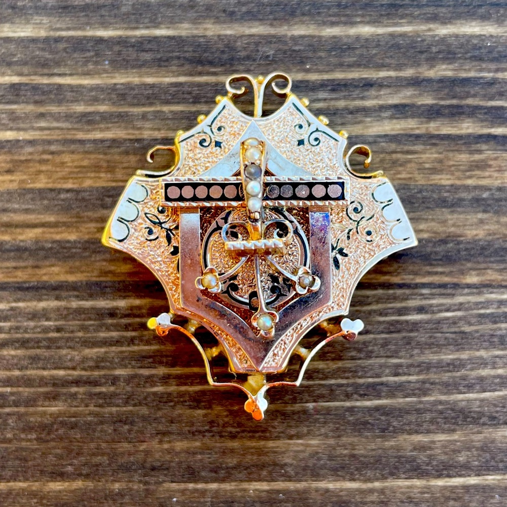 14k Gold Victorian Brooch